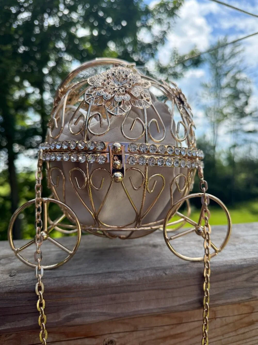 NEW Cinderella Princess Carriage Novelty Wedding Purse/Crossbody Bag - Picture 1 of 3